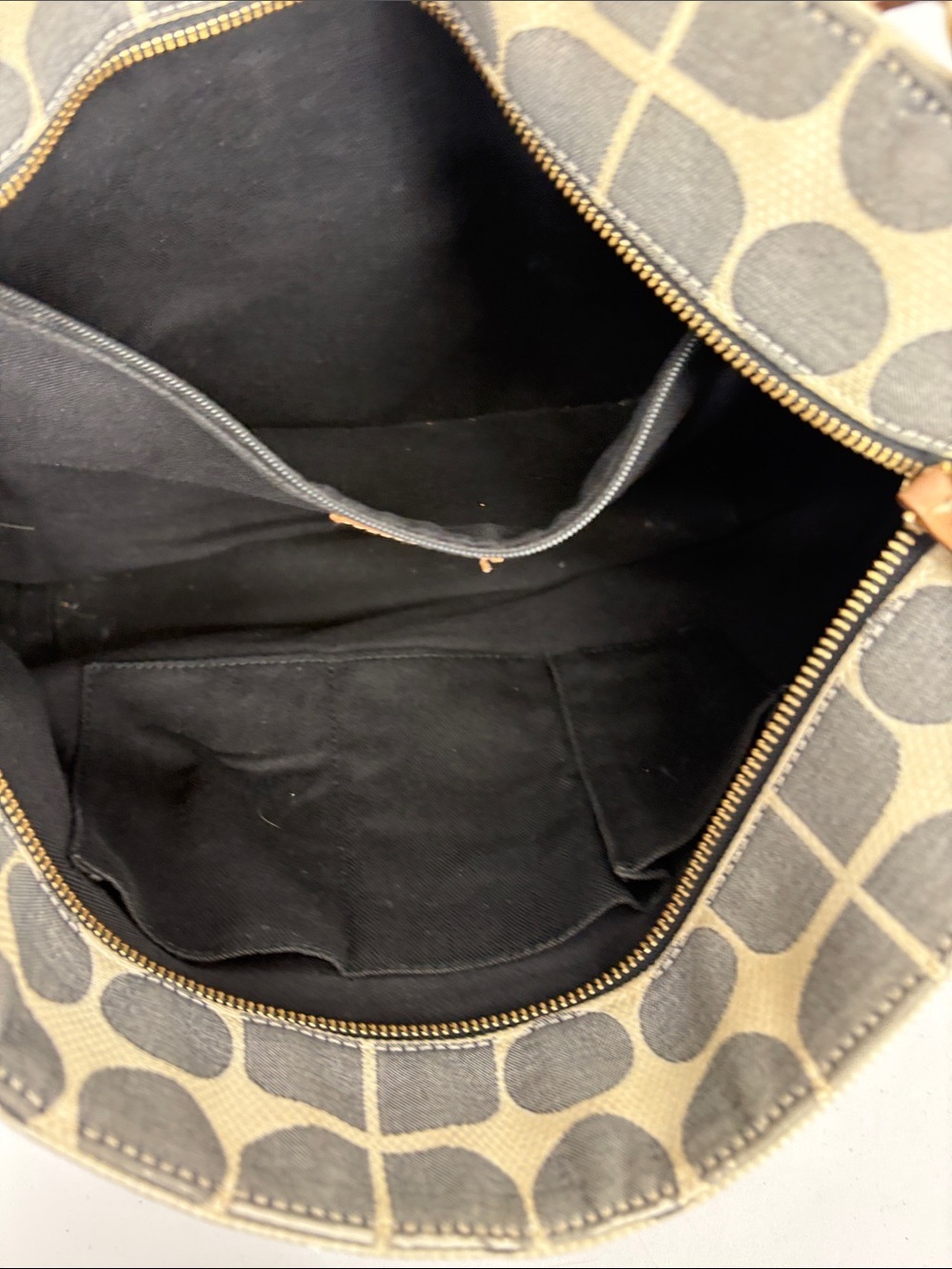 🗄️ kate spade Black & Cream Geometric Canvas Tote with Brown Leather Handles - Picture 9 of 11